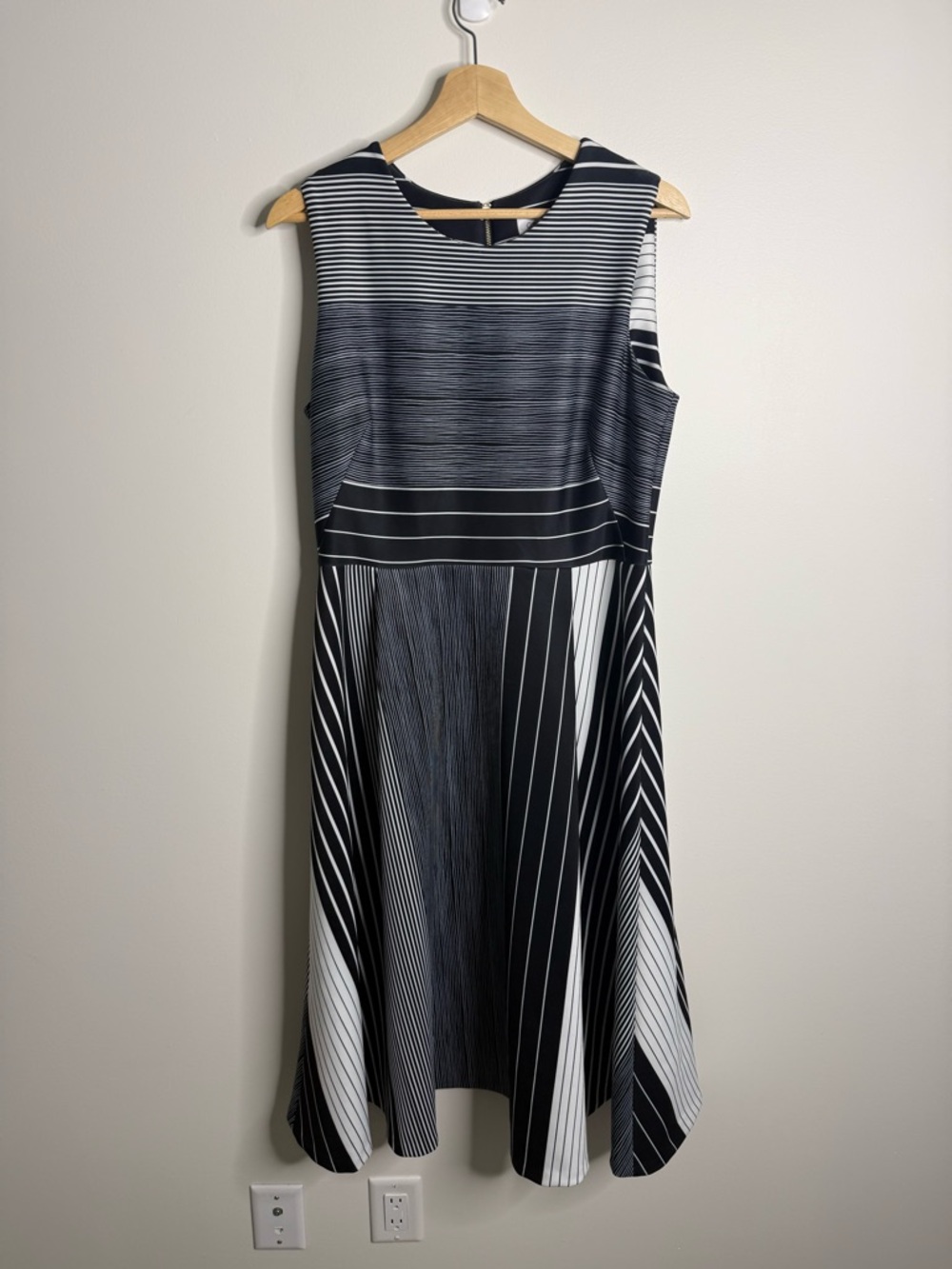 Calvin Klein Black and White Striped Midi Dress size 12